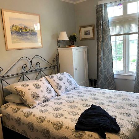 Lake George Boathouse Waterfront Lodging Bolton Landing Exteriör bild